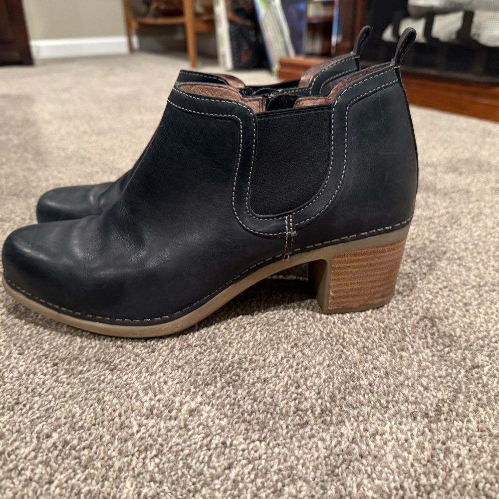 Women's Black Leather Ankle Boots